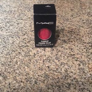 MAC New Fixation Pigment